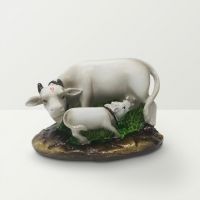 Shilp Cow Feeding Calf Statue White