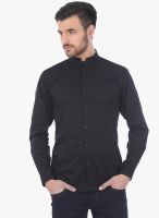 Basics Black Solid Slim Fit Casual Shirt