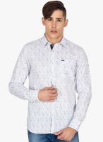 DERBY JEANS COMMUNITY White Printed Slim Fit Casual Shirt