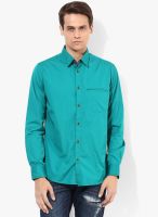 Park Avenue Green Solid Slim Fit Casual Shirt