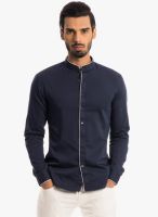 Specimen Navy Blue Solid Slim Fit Casual Shirt