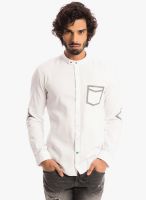 Specimen White Solid Slim Fit Casual Shirt