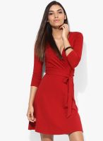 Dorothy Perkins Red Colored Solid Shift Dress With Belt