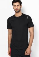 Reebok Black Solid Round Neck T-Shirts