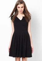 Dorothy Perkins Black Colored Solid Skater Dress