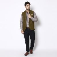 Even Sleeveless Self Design Men's Jacket