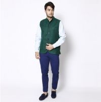 Even Sleeveless Self Design Men's Jacket