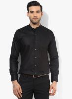 Van Heusen Black Solid Slim Fit Formal Shirt