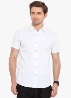 Western Vivid White Solid Slim Fit Casual Shirt