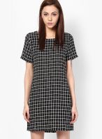 New Look Black Colored Checked Skater Dress