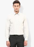 Park Avenue Off White Solid Slim Fit Formal Shirt