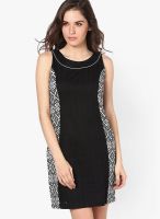Taurus Black Colored Embroidered Bodycon Dress