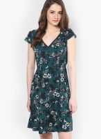 Dorothy Perkins Dorothy Perkins Billie And Blossom Green Floral Print Dress