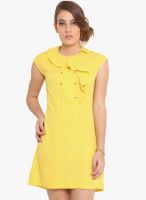 Pera Doce Yellow Solid Shift Dress