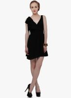 Vero Moda Black Colored Solid Shift Dress