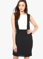 Zink London Black Colored Solid Shift Dress