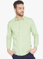 Globus Green Solid Regular Fit Casual Shirt