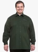 Pluss Green Solid Regular Fit Casual Shirt