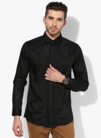 Invern by Monteil Black Solid Slim Fit Casual Shirt Invern by Monteil Black Solid Slim Fit Casual Shirt