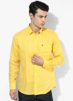 Izod Yellow Solid Slim Fit Casual Shirt