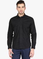 Monteil & Munero Black Solid Slim Fit Casual Shirt