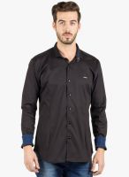 R&C Black Solid Slim Fit Casual Shirt