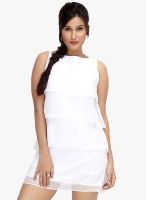 Loco En Cabeza White Colored Solid Shift Dress