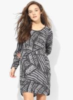 Vero Moda Black Colored Printed Shift Dress