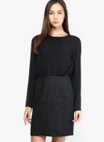 Only Black Colored Solid Shift Dress