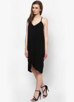 SISTER'S POINT Black Colored Solid Shift Dress