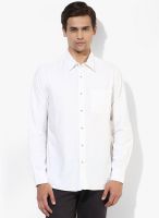 Giordano White Solid Slim Fit Casual Shirt