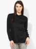 Arrow_Woman_Black_Shirt.jpg