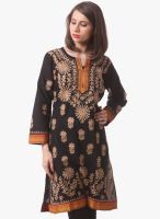 Saadgi Black Embroidered Kurta