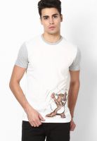 Tom & Jerry Off White Printed Round Neck T-Shirts