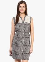 SbuyS Grey Colored Printed Shift Dress