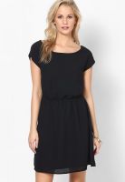Globus Black Colored Solid Skater Dress