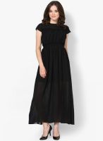 MB Black Colored Solid Shift Dress