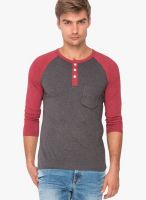 Campus Sutra Charcoal Grey Solid Henley T-Shirts