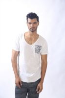 Fashnopolism Solid Men's V-neck White T-Shirt