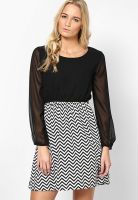 MB Black Colored Printed Shift Dress