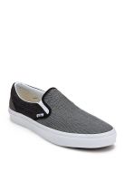 Vans Classics-Classic Slip-On Black Sneakers