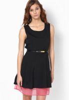 Vero Moda Black Colored Solid Shift Dress