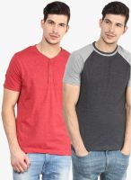 Yellow Submarine Pack Of 2 Solid Red And Black Round Neck T-Shirt