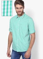 Turtle Checks Green Slim Fit Casual Shirt