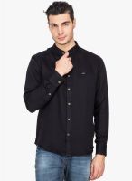 DERBY JEANS COMMUNITY Black Solid Slim Fit Casual Shirt