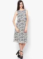 Femella Black Colored Printed Skater Dress