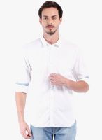 Highlander White Solid Slim Fit Casual Shirt