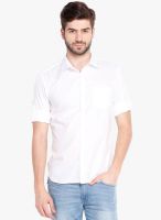 Highlander White Solid Slim Fit Casual Shirt