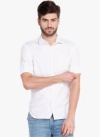 Highlander White Solid Slim Fit Casual Shirt