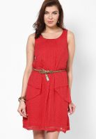MIAMINX Red Colored Solid Shift Dress